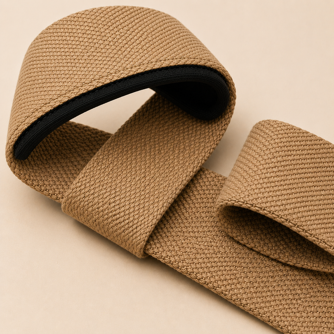 Lifting Straps 101: What They Do, When to Use Them & When You Don’t Need Them